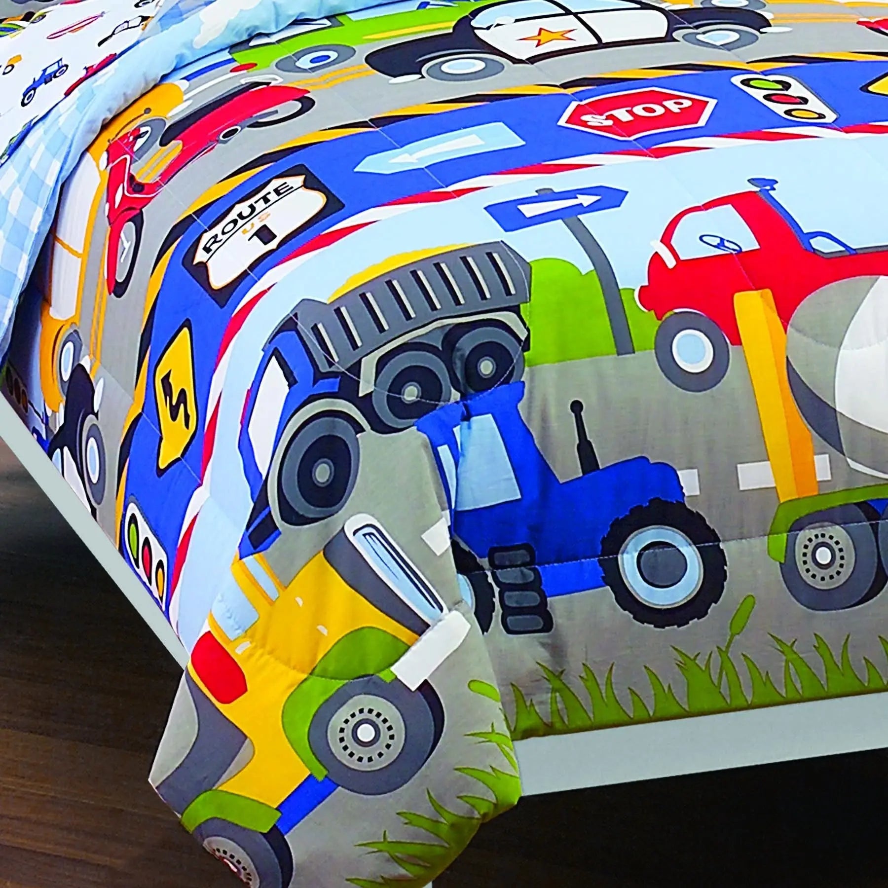 Dream Factory 5-Piece Bedding Set - Trucks, Tractors & Cars, Twin Size, Blue & Red dream FACTORY